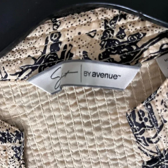 Soft by Avenue Women’s 14/16 Light Quilted Jacket w/ 1 button, 2 pockets - Picture 2 of 6